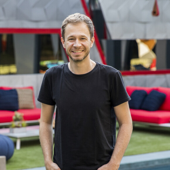 'BBB 21': Tiago Leifert alfineta Carla Diaz sobre relação com Arthur