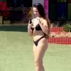 Juliette valoriza corpo com biquíni na piscina do 'BBB 21'