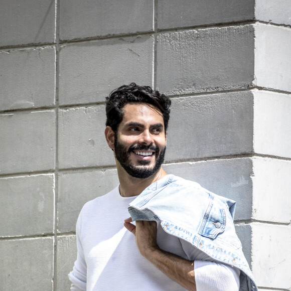 Fátima Bernardes enviou livros antirracistas para Roldolffo após polêmica no 'BBB 21'