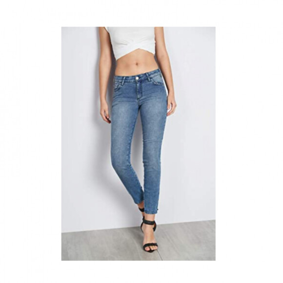 Calça jeans de cintura baixa da Colcci, à venda na Amazon
