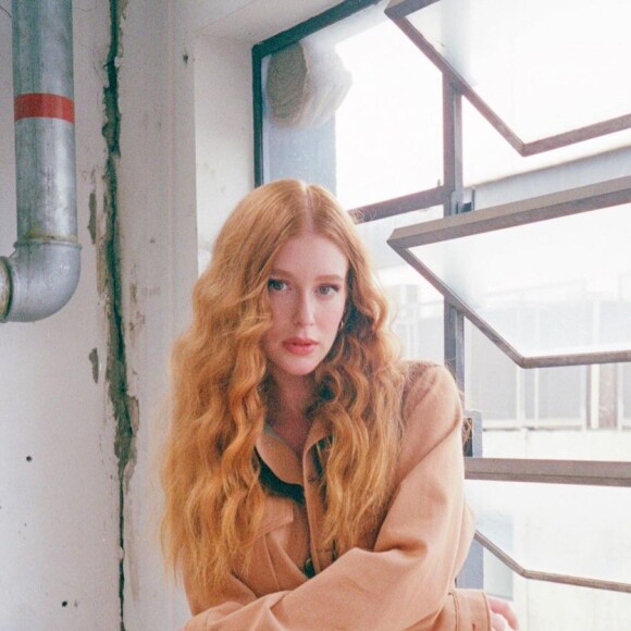 Cabelo ruivo de Joelma foi elogiado por Marina Ruy Barbosa