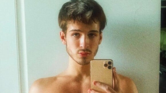 João Guilherme esclarece nude vazado na web e ironiza críticas às suas partes íntimas