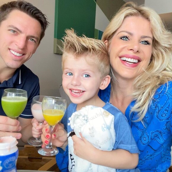 Karina Bacchi confirmou crise no casamento: 'Estivemos muito separados mesmo estando juntos na mesma casa. Se estivermos com Deus, estaremos mais juntos e mais fortes do que nunca'