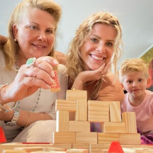 Mãe de Karina Bacchi, Nádia postou foto em família