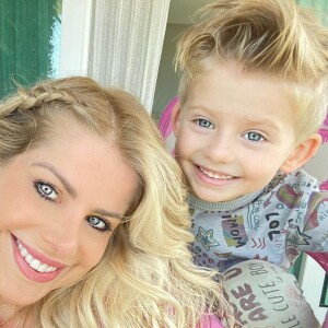 Filho de Karina Bacchi, Enrico arranca elogios na web por beleza