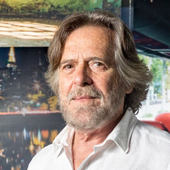 Carol Junger tem quarto particular a casa do marido, José de Abreu