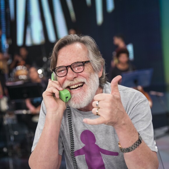 Carol Junger se declarou a José de Abreu nos 2 anos de relacionamento