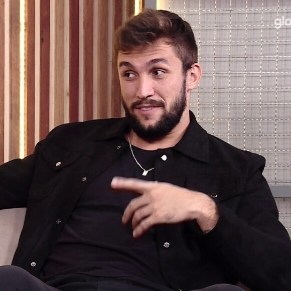 Arthur, do 'BBB21', explica sentimento por Carla Diaz: 'Confesso que não era minha ideia entrar para me relacionar, estava bastante tempo solteiro, fui pego de surpresa e foi muito bom'