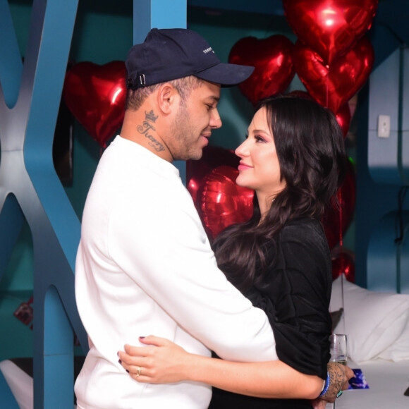 Gabi Martins entregou o apelido de Tierry na mensagem: 'Neneco, te amo muito!'