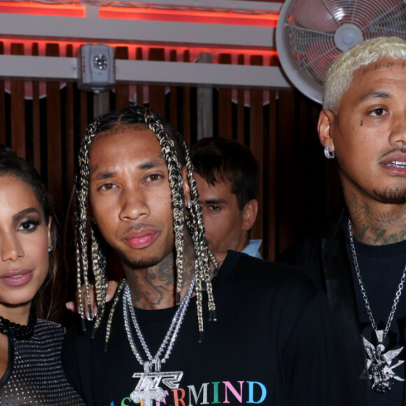 De vestido transparente, Anitta curtiu festa de 'Girl From Rio' ao lado de Amber Rose, Tyga e Alexander Edwards