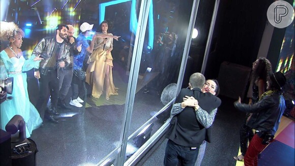 Tiago Leifert participou dos shows na final do 'BBB 21' e abraçou brothers