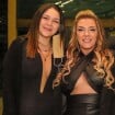 Filha de Simony, Aysha posa com look justinho e surpreende fãs. Fotos!