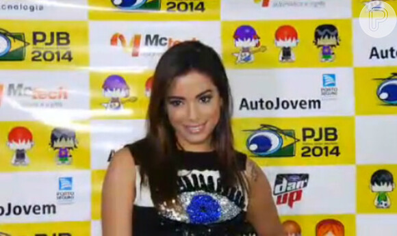 Anitta foi abordada pelos humoristas do 'Pânico na Band' no 13º Prêmio Jovem Brasileiro, em São Paulo