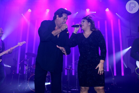 Preta Gil faz dueto com Sidney Magal na festa
