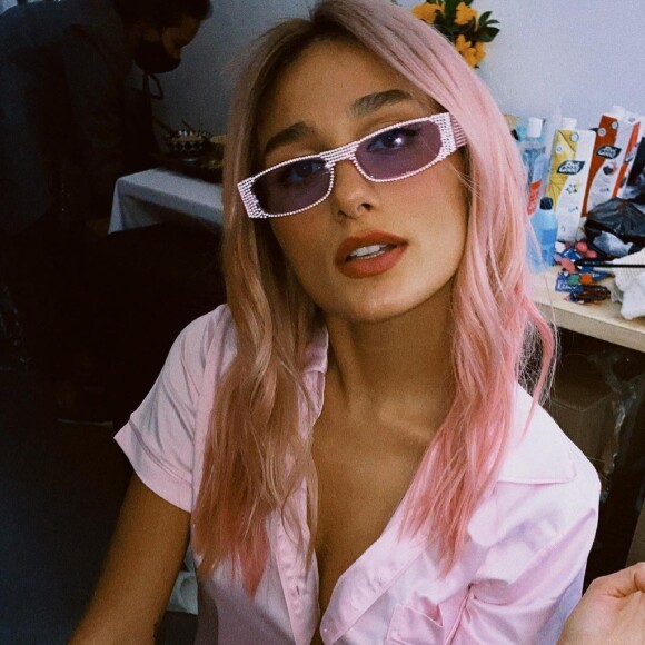 Sasha fez questão de criar o próprio vestido de noiva: 'Sonho dela'