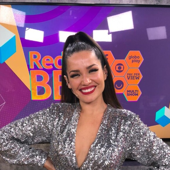 Juliette usou vestido de R$ 1,2 mil em foto para comemorar recorde no Instagram