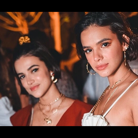 Manu Gavassi publica 1º foto de novo affair e encanta Bruna Marquezine