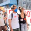 Claudio Amaral Peixoto vai à manifestaççao com a namorada