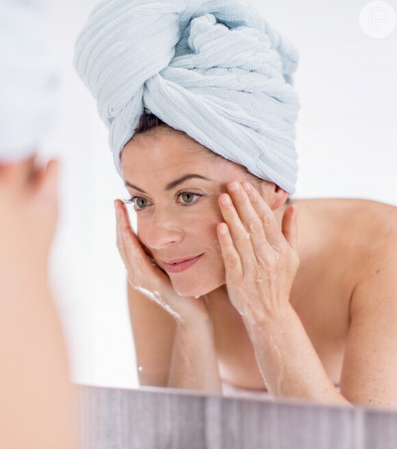 Lavar a pele mais de duas vezes por dia pode gerar o 'efeito rebote'
