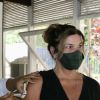 Cristiana Oliveira recebeu 1ª dose da vacina contra o novo coronavírus nesta segunda-feira, 7 de junho de 2021