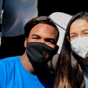 Juliette posou para muitas selfies com fãs