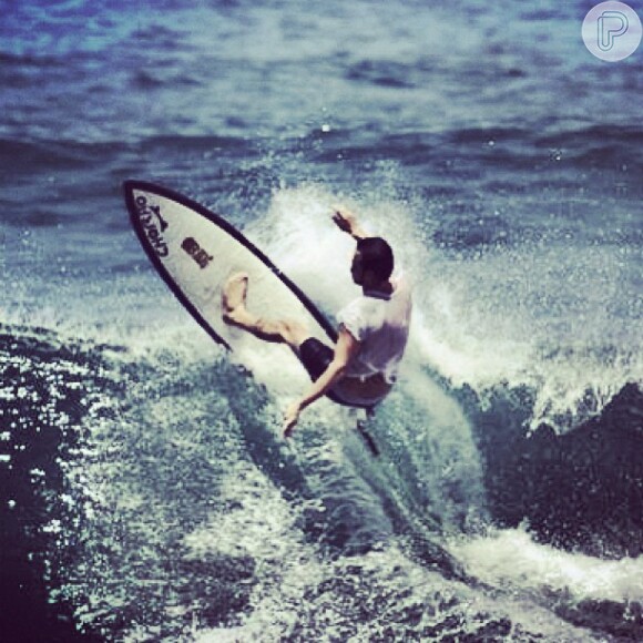 Paulinho Vilhena publica no Instagram mensagem de homenagem a Chorão: 'Hoje e todos os próximos dias vou surfar com você. Vai na paz, irmão...'