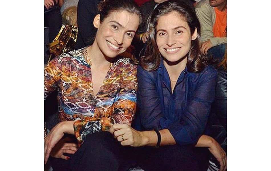 Gêmea de Renata Vasconcellos admite que dá palpite no figurino da jornalista - Purepeople Gêmea de Renata Vasconcellos admite que dá palpite no figurino da jornalista - Purepeople