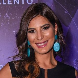 Mãe de gêmeos, Andréia Sadi comemora inclusão de lactantes em calendário de vacinação