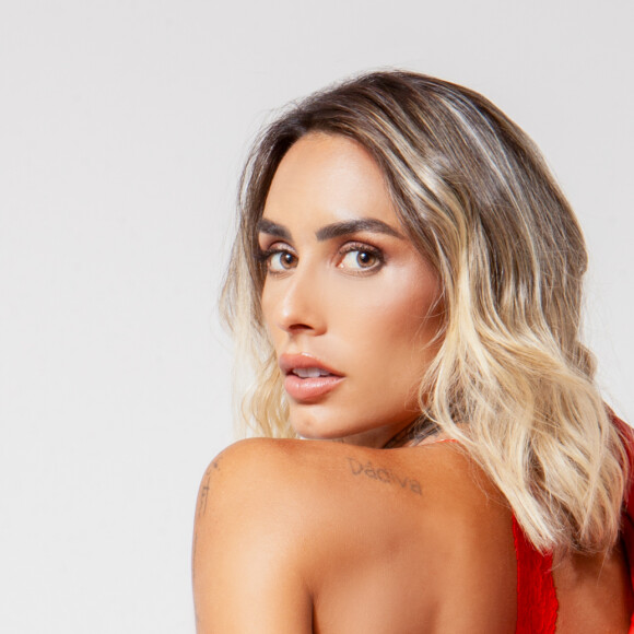 Flávia Pavanelli recebe apoio de famosas ao abrir marca e assinar primeira coleção de roupas com amigas