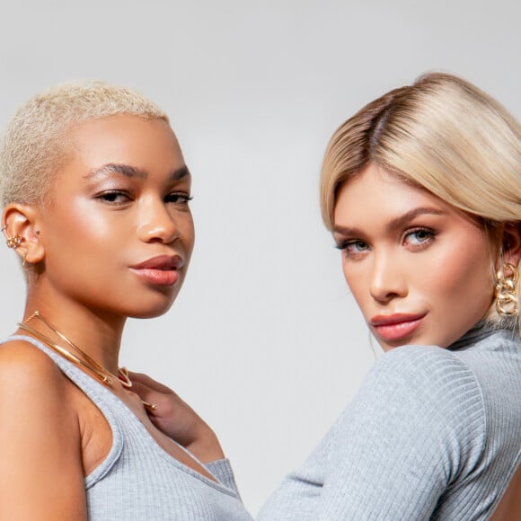 Flávia Pavanelli aposta em composições com blazer, tricô e couro com malha para sua nova marca, Youse