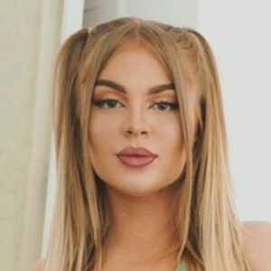 Luísa Sonza aparece platinada em foto e web compara com Khloé Kardashian, em 3 de julho de 2021