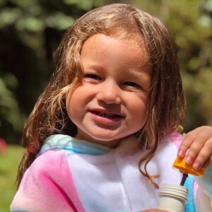 Primeira filha de Yanna Lavigne e Bruno Gissoni, Madalena tem 4 anos