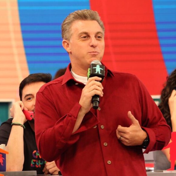 Luciano Huck terá sua estreia antecipada na Globo para este semestre por pressão de anunciantes