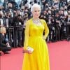Helen Mirren elegeu vestido amarelo vibrante para look no Festival de Cannes