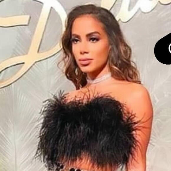 Anitta veste look de mais de R$ 14 mil para evento em Las Vegas