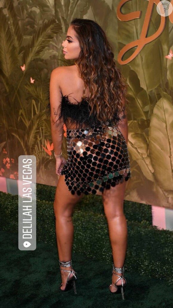 Anitta veste look de mais de R$ 14 mil em restaurante