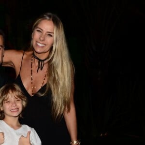 Adriane Galisteu recebeu Vittorio, filho com marido Alexandre Iodice, prestes a completar 11 anos, na Record