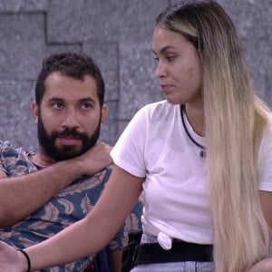 Sarah Andrade garantiu que o amigo Gil do Vigor já conheceu Lucas Viana