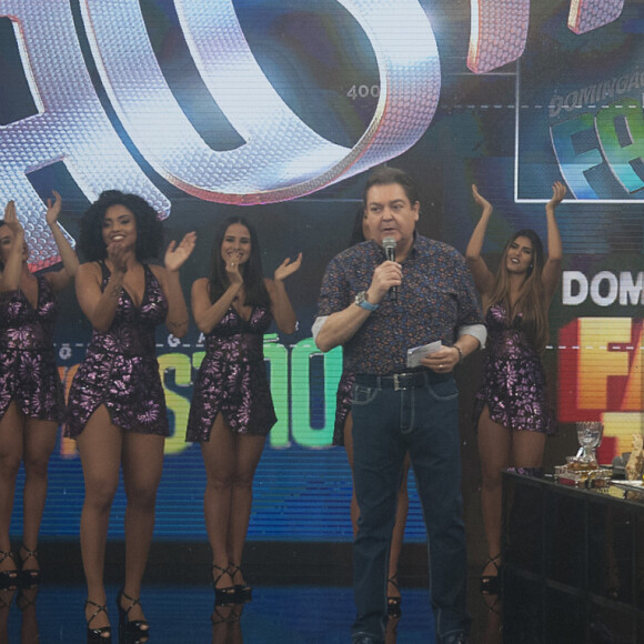 Faustão terá time de 20 bailarinas na Band