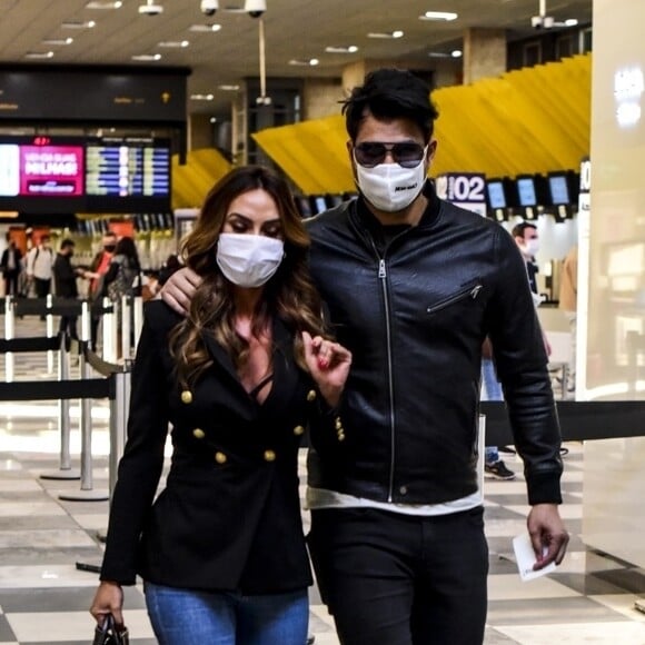 Nicole Bahls não esconde para amigos próximos a mágoa que ficou de Marcelo Bimbi após o fim do casamento