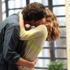 Laura (Nathalia Dill) se lembra da noite de amor que passou com Caíque (Sergio Guizé) e os dois ficam juntos, em 'Alto Astral'