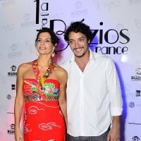 Helena Ranaldi vai à mostra de cinema em Búzios na companhia do namorado