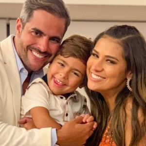 Henry é o filho mais velho de Simone e Kaká Diniz