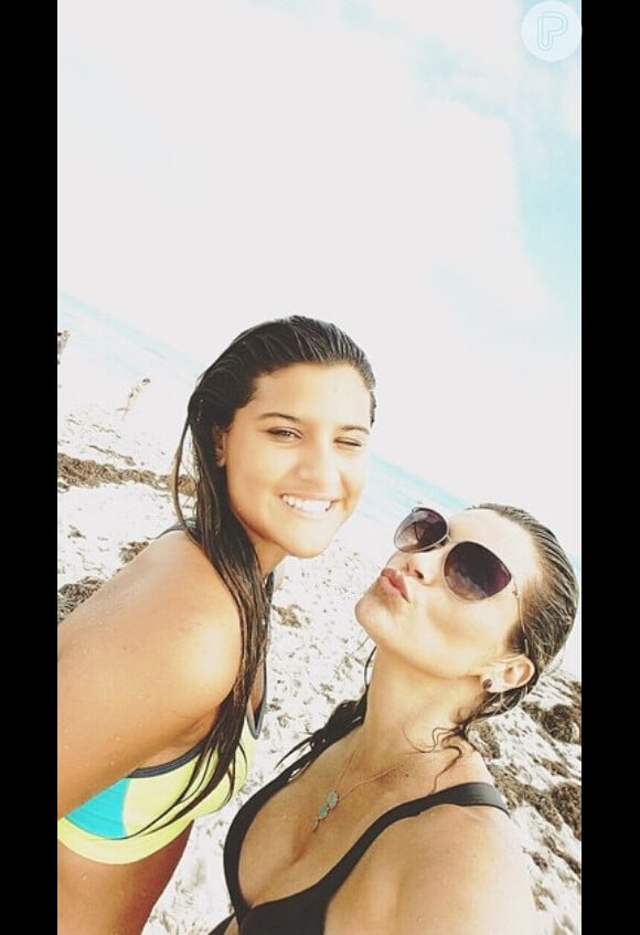 Flávia Alessandra e Giulia Costa curtiram Miami Beach