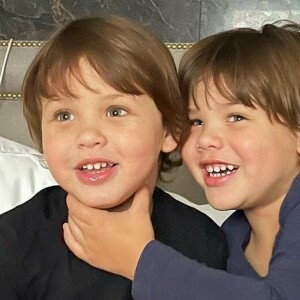 Filhos de Andressa Suita e Gusttavo Lima, Gabriel e Samuel têm 4 e 3 anos de idade, respectivamente