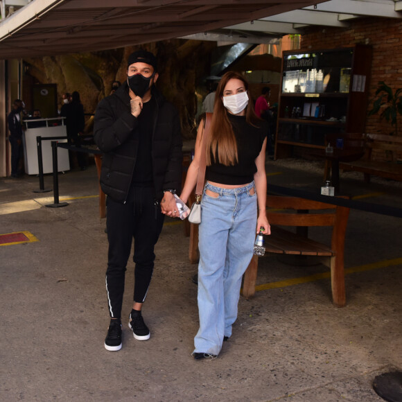 Gabi Martins e o cantor Tierry voltaram a namorar