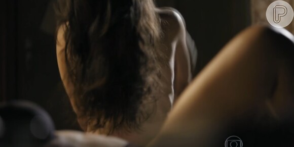 Marjorie Estiano e Paula Burlamaqui protagonizam cenas quentes na série 'Eu que amo tanto', exibida no 'Fantástico'