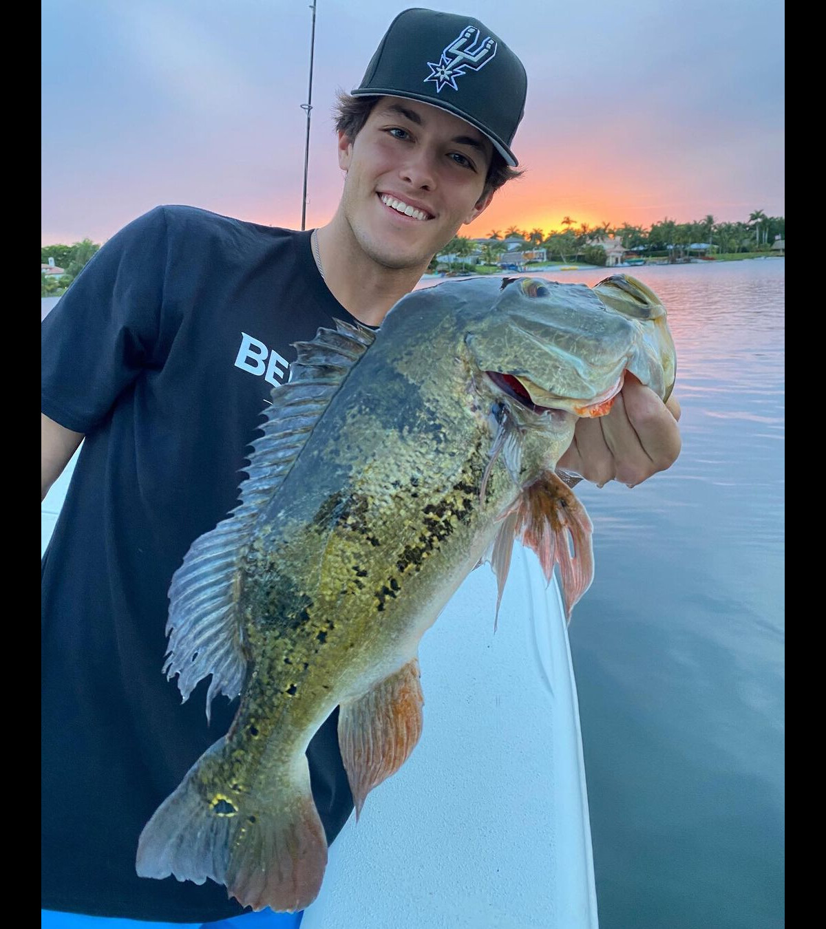 Foto Griffin Johnson, affair de Anitta, tem a pescaria como hobby