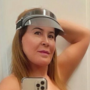 Zilu Godoi chamou atenção por nova foto de biquíni, aos 62 anos: 'Corpo perfeito'