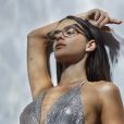 Collab de Bruna Marquezine com ótica tem óculos de grau e de sol